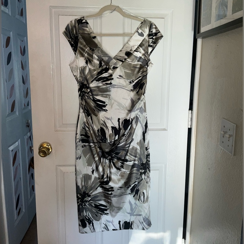 Maggy London Satin V-neck Capsleeve Cocktail Dress size 12
